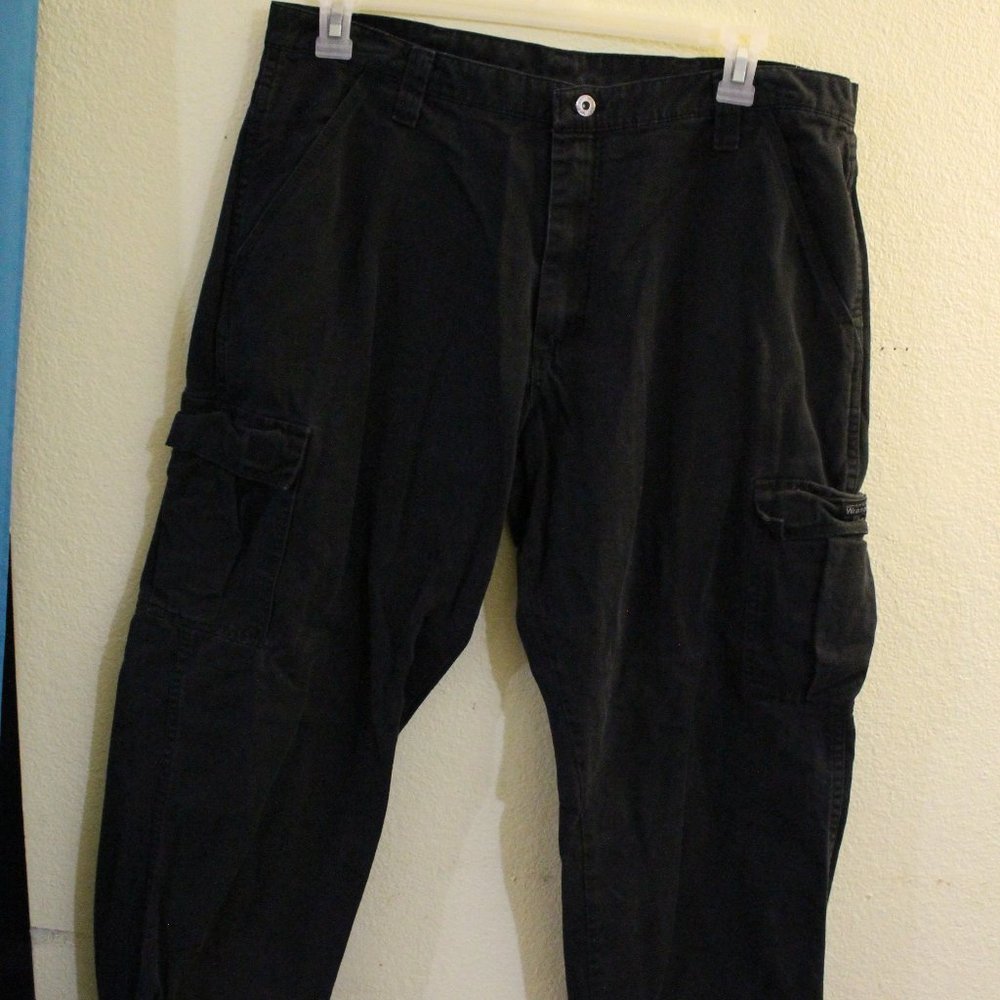 Black Wrangler Cargo Pants 36 x 30